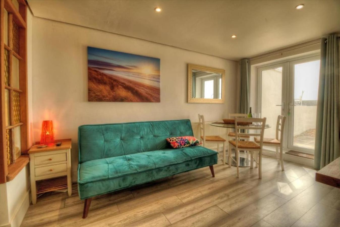 Air Maison - Solent View Beachfront Apartment Саут-Хейлинг Экстерьер фото
